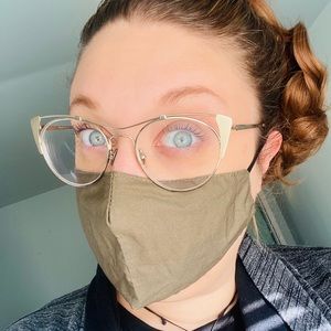 Meet your Posher, Emma